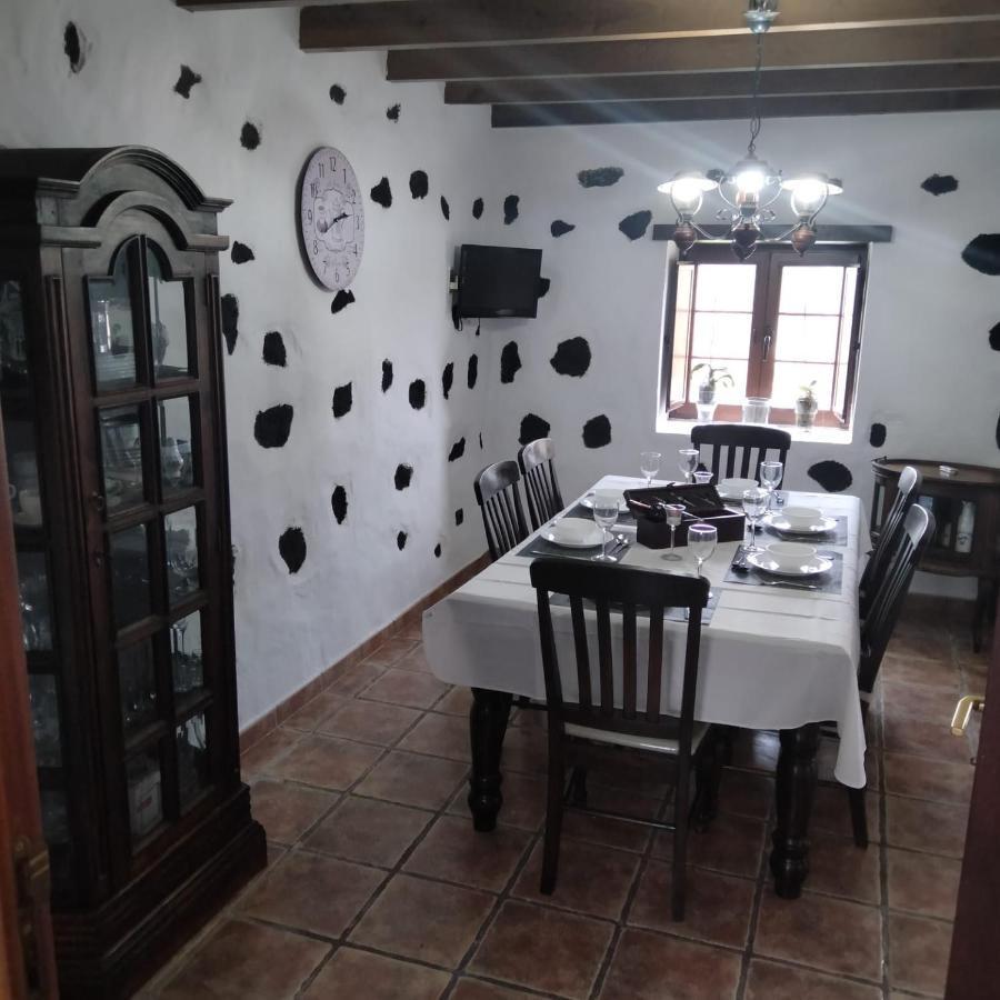 Willa Lanzarote Casa Volcanica-anclada Sobre La Lava Del Volcan