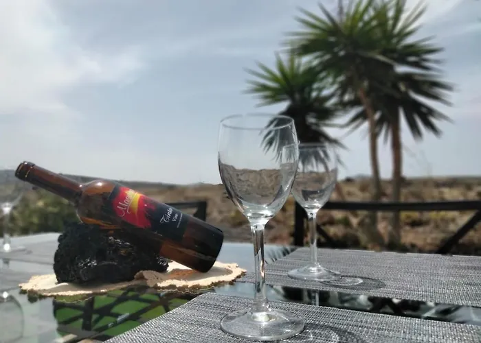 Lanzarote Casa Volcanica-Anclada Sobre La Lava Del Volcan